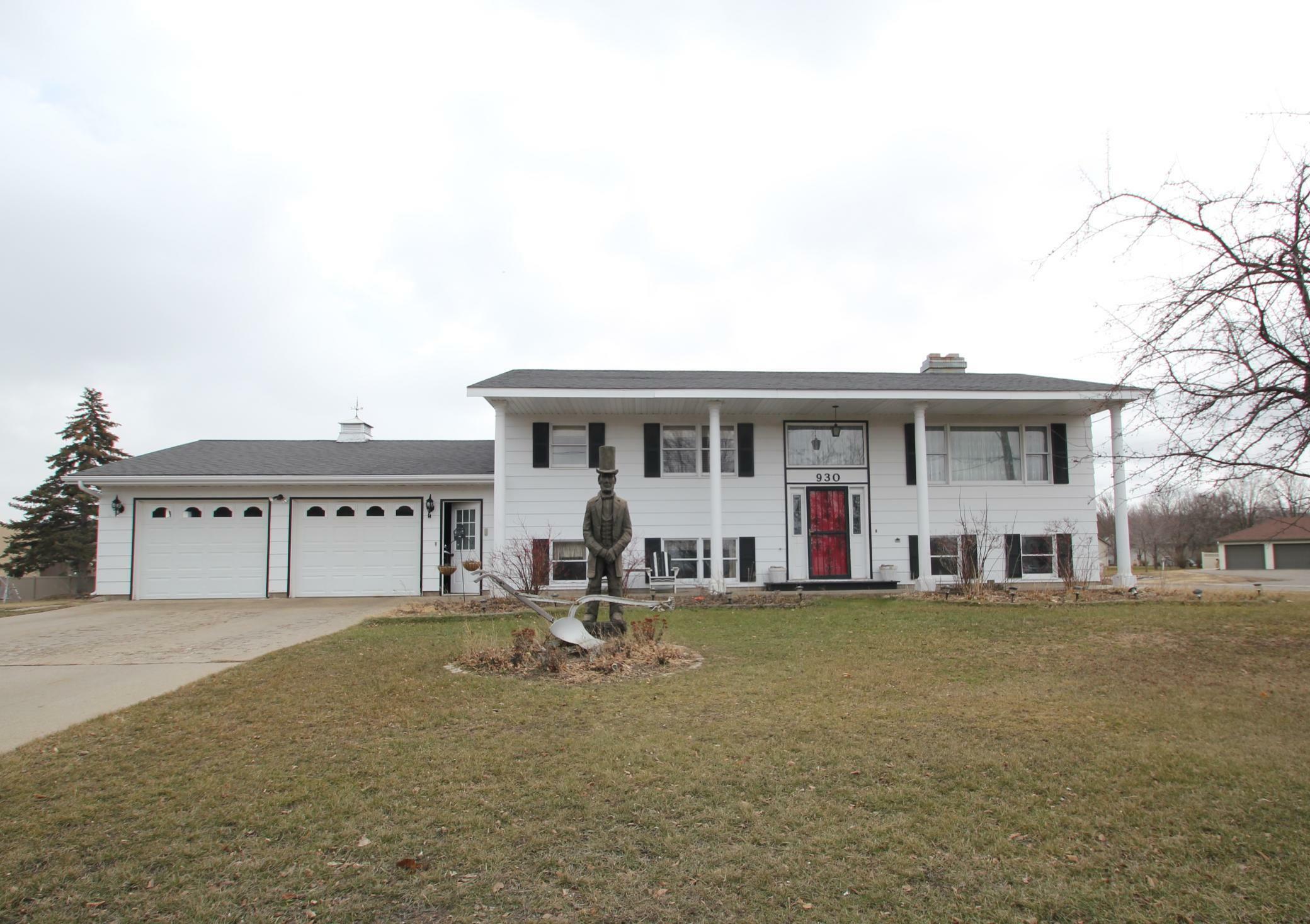 Property Photo: 930 7th Street S MN 56387