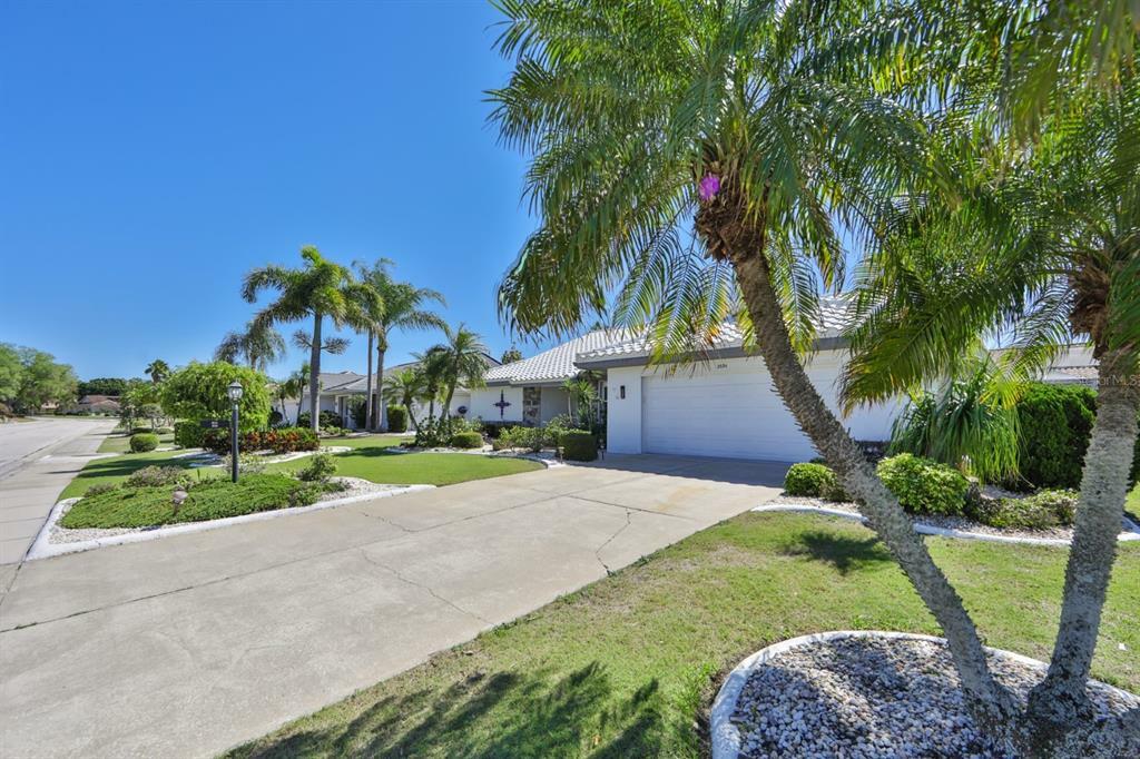 Property Photo:  2034 Berry Roberts Drive  FL 33573 