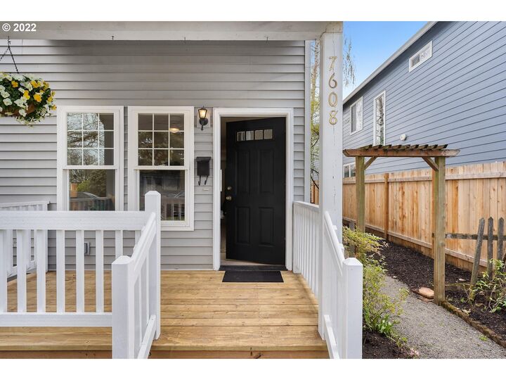 7608 N Emerald Ave  Portland OR 97217 photo