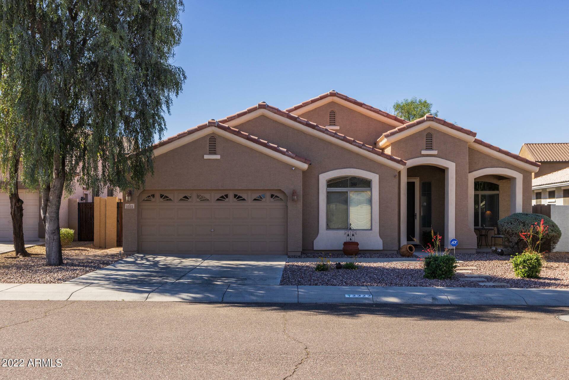 Property Photo:  2323 W Beverly Road  AZ 85041 