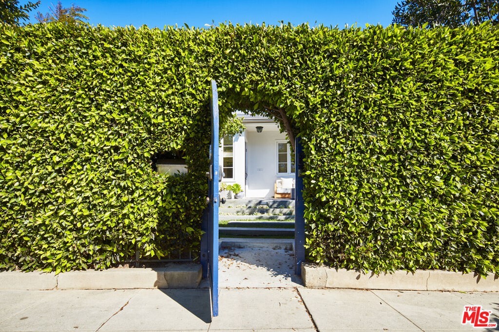 Property Photo:  246 Dimmick Avenue  CA 90291 
