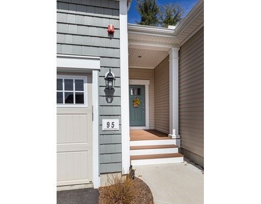Property Photo:  95 Brooksmont Dr 95  MA 01746 