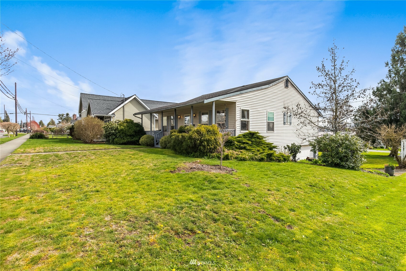 Property Photo:  402 E Grover Street  WA 98264 