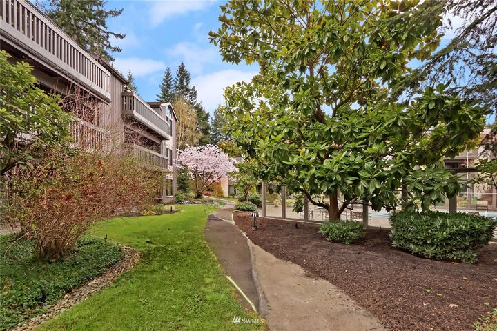 Property Photo: 1506 NE 140th Street B-6 WA 98125