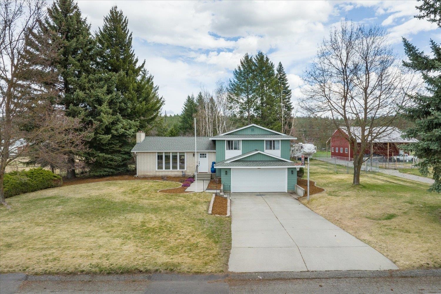 Property Photo:  3321 S Sommer Rd  WA 99037 