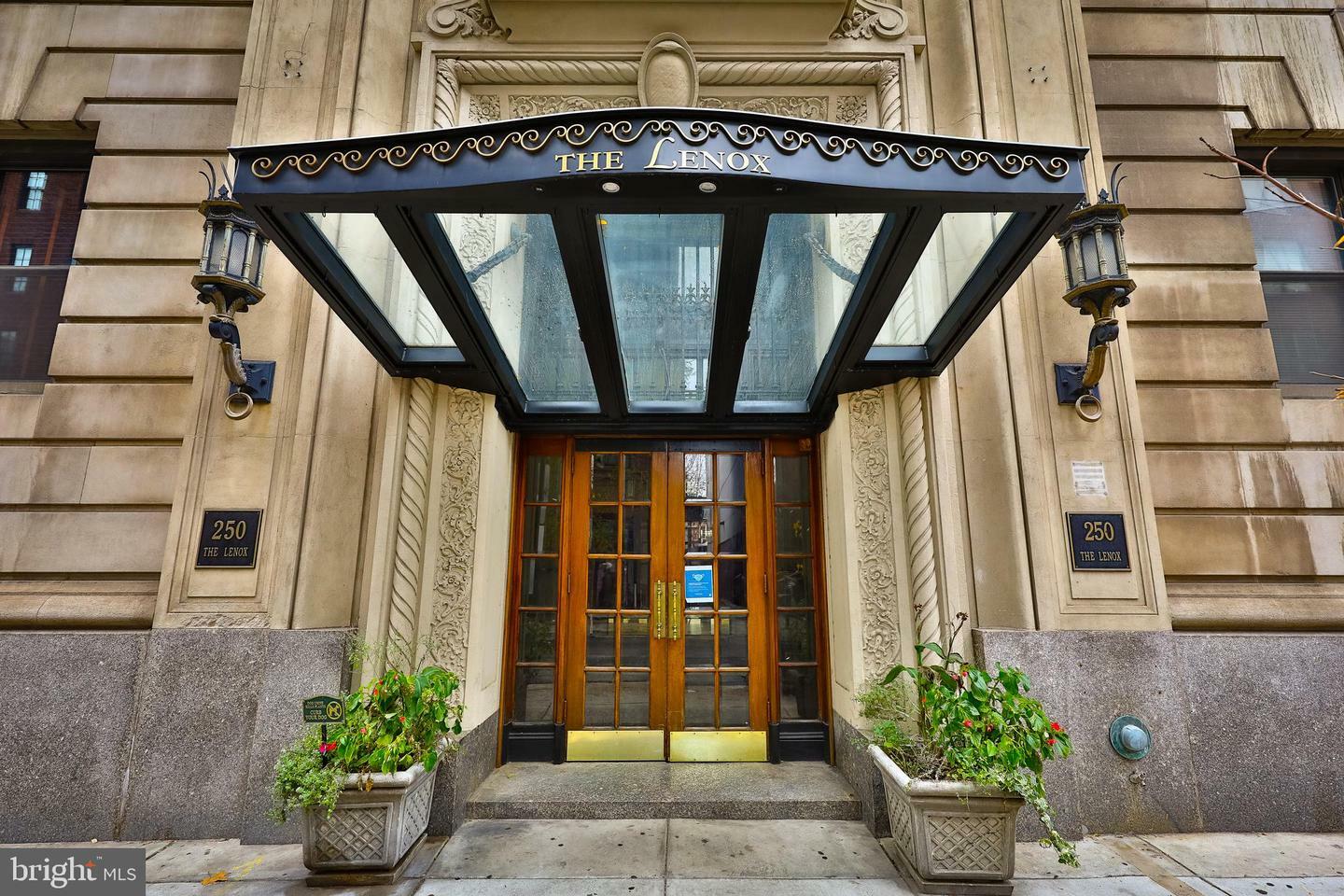 Property Photo: 250 S 13th Street 4B PA 19107
