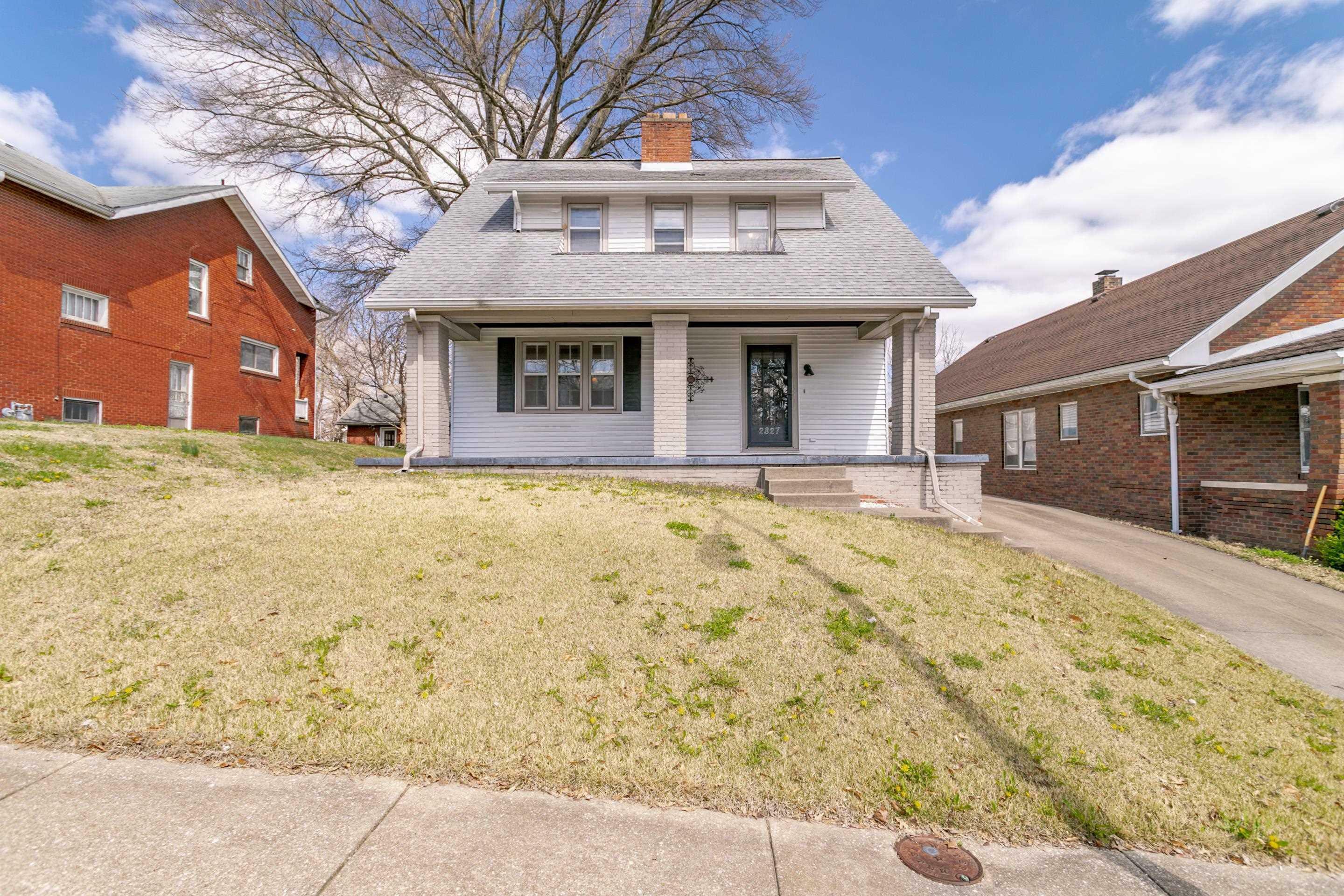 Property Photo:  2827 W Franklin Street  IN 47712 