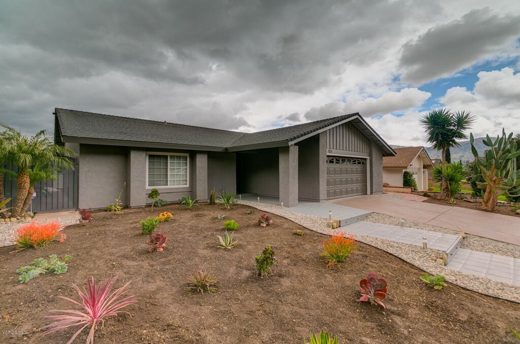 Property Photo:  1123 Fuchsia Lane  CA 93060 