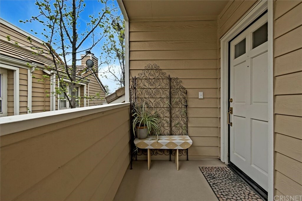 Property Photo:  24516 McBean Parkway 48  CA 91355 