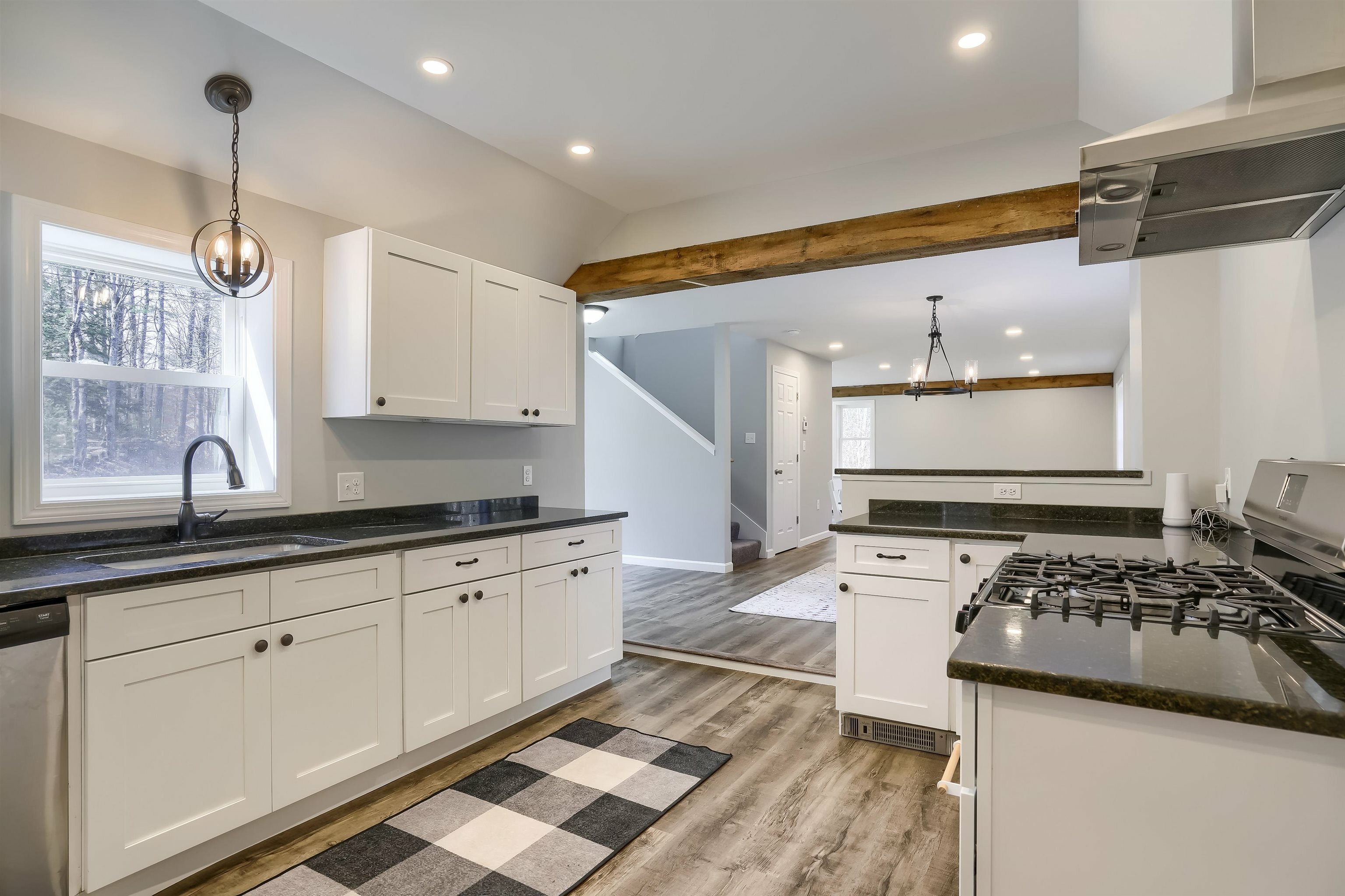 Property Photo: 8 Cross Road NH 03057