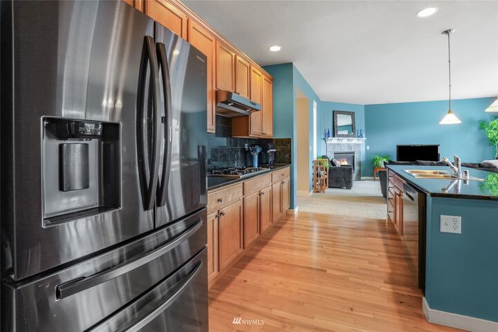 Property Photo:  25521 SE 274th Place  WA 98038 