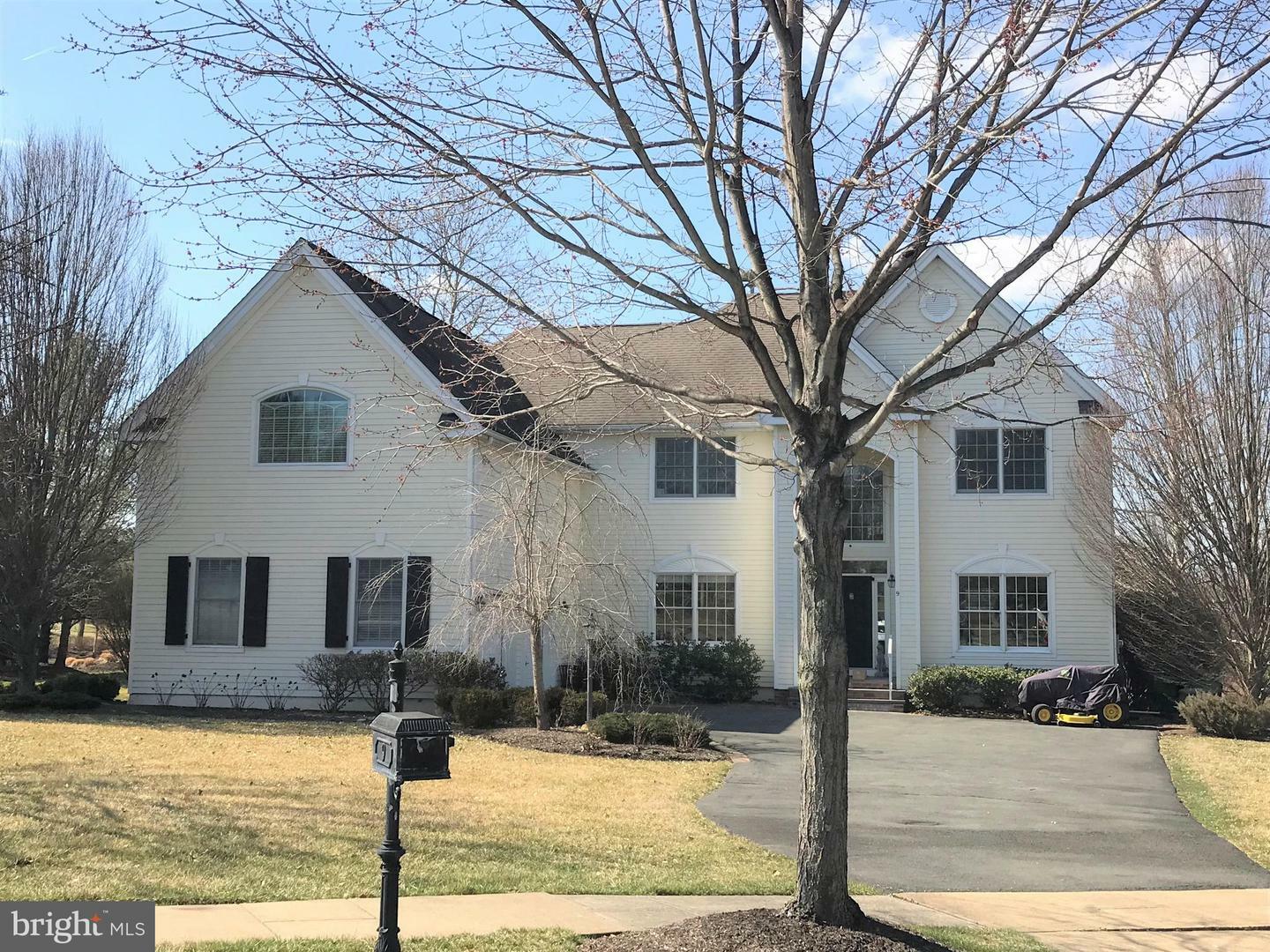 Property Photo: 9 Shinnecock Hills Court NJ 08558