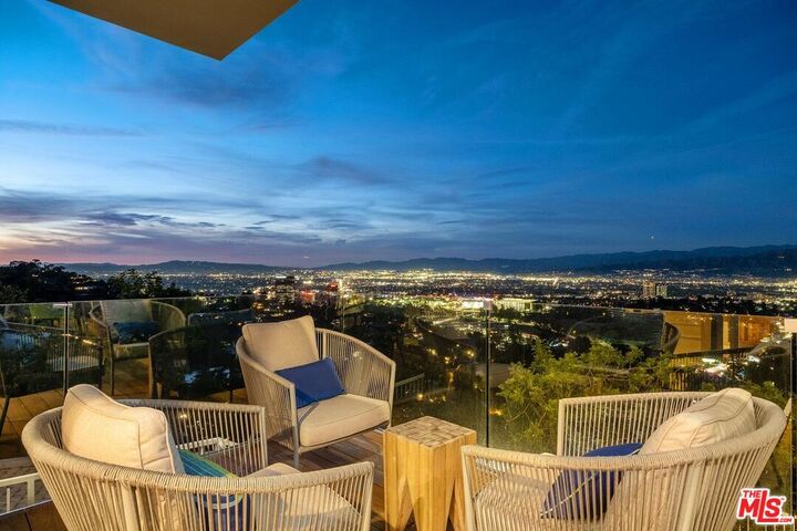 7191   Pacific View Dr  Los Angeles CA 90068 photo