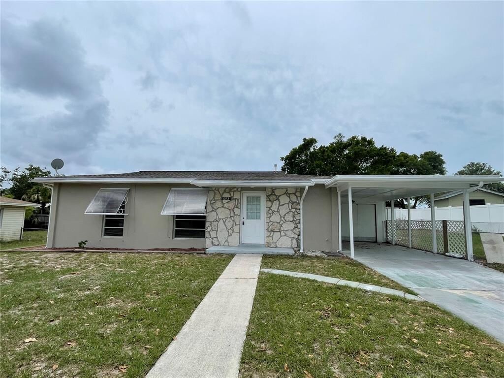 Property Photo:  1073 Cobblestone Drive  FL 34606 