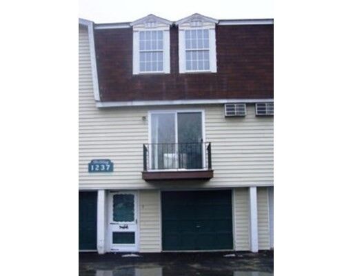Property Photo: 1237 Pawtucket Blvd 9 MA 01854