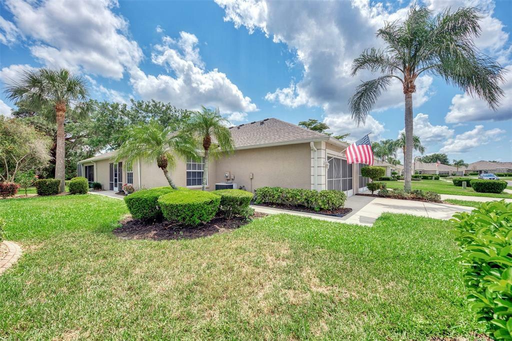 Property Photo:  4214 Fairway Place  FL 34287 