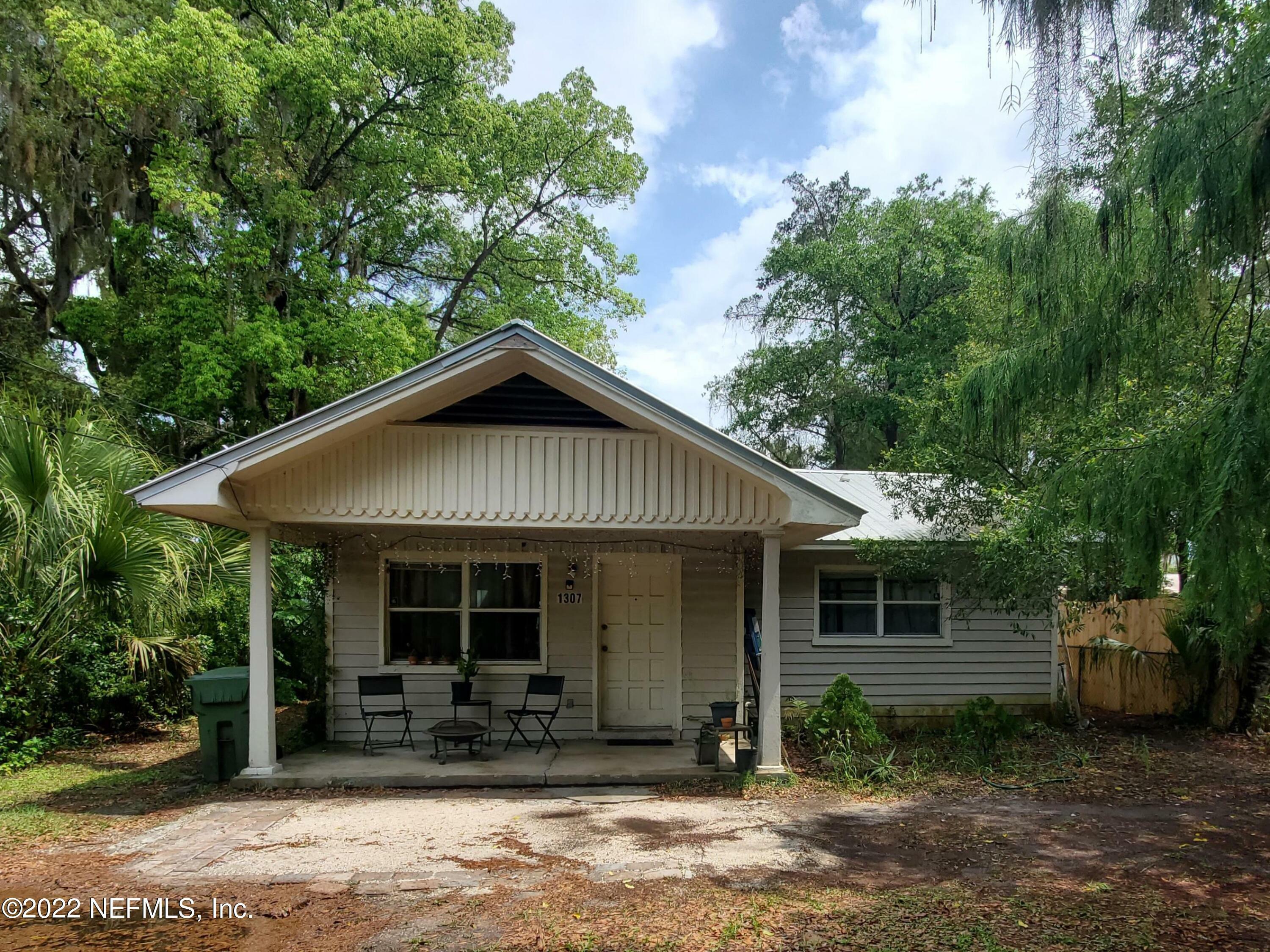 Property Photo:  1307 High Street  FL 32177 