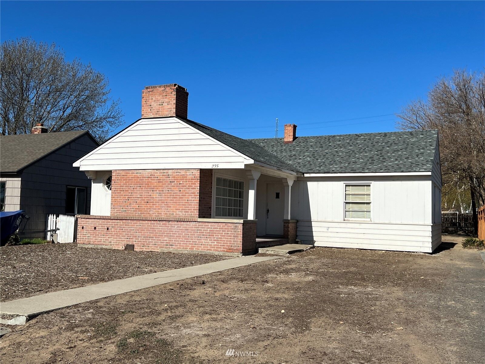 Property Photo:  235 C Street SW  WA 98823 