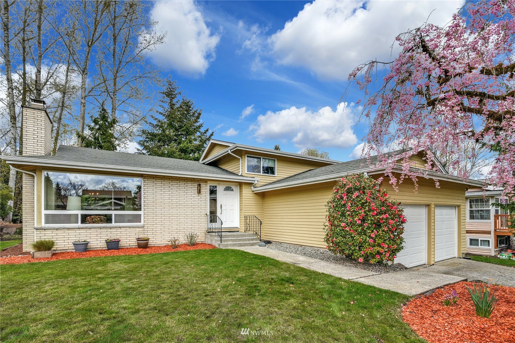 Property Photo:  17408 NE 19th Place  WA 98008 