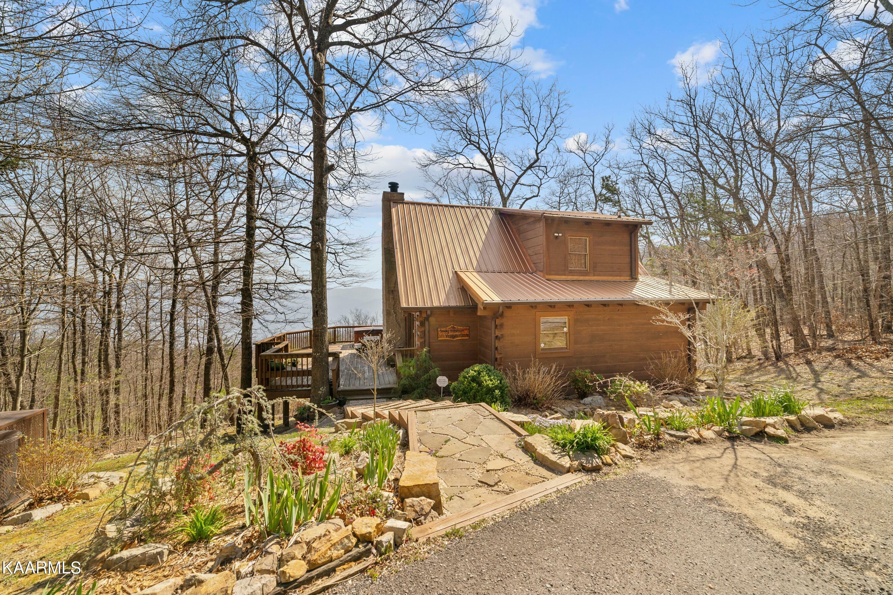 Property Photo: 2746 E End Rd TN 37876