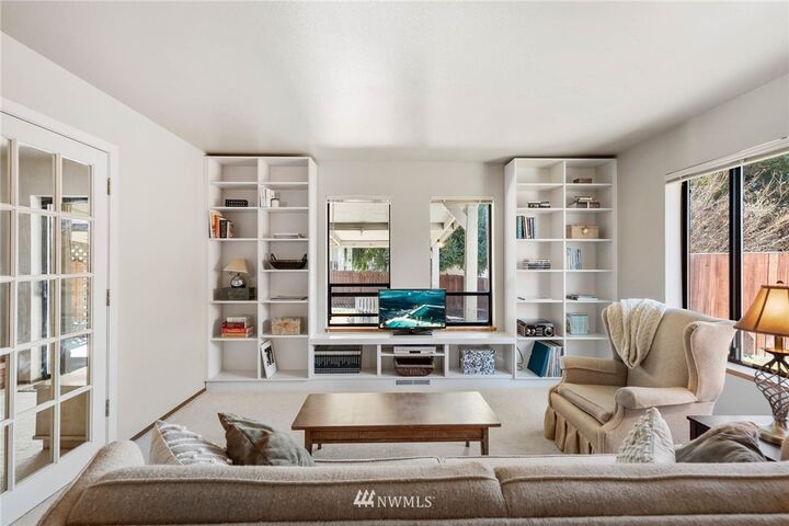 Property Photo: 808 12th Street NE WA 98802