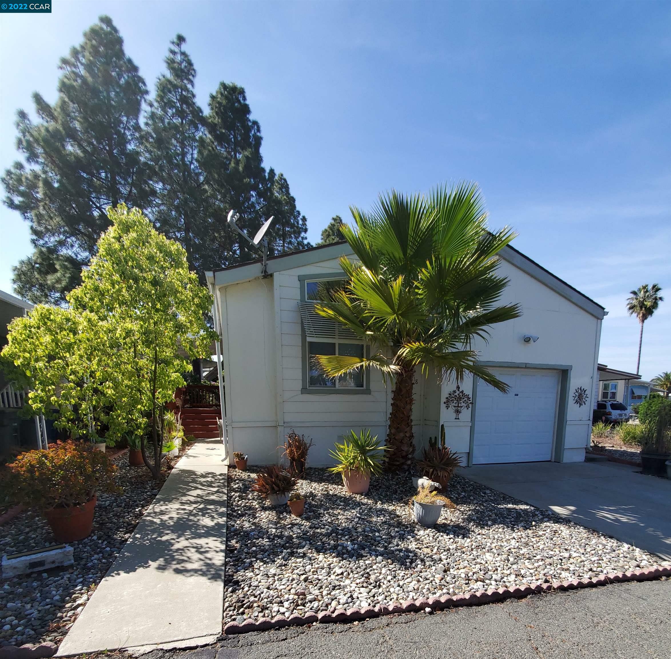 Property Photo: 218 Maui Dr CA 94565