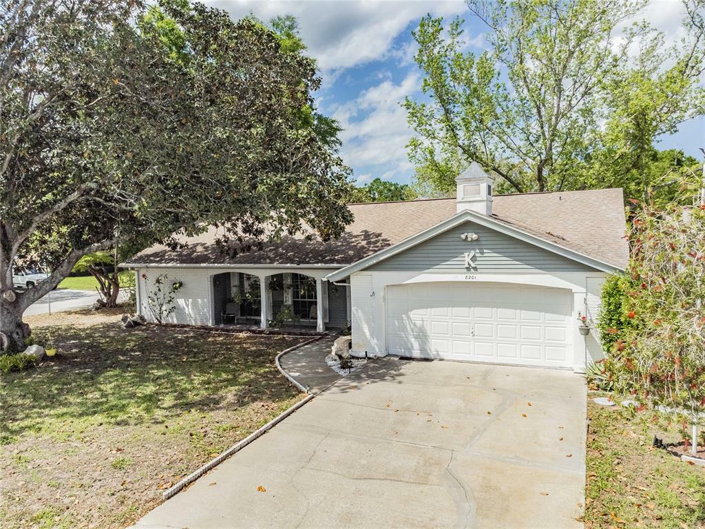 Property Photo:  8201 Split Rail Lane  FL 34667 