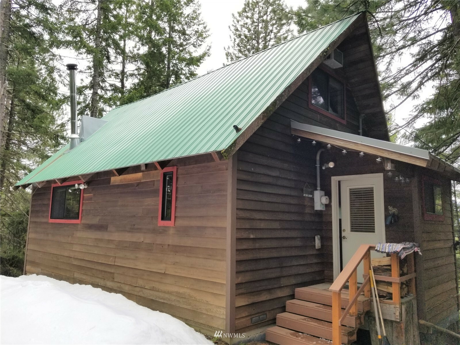 Property Photo:  113 Hawkeye Lane  WA 98940 