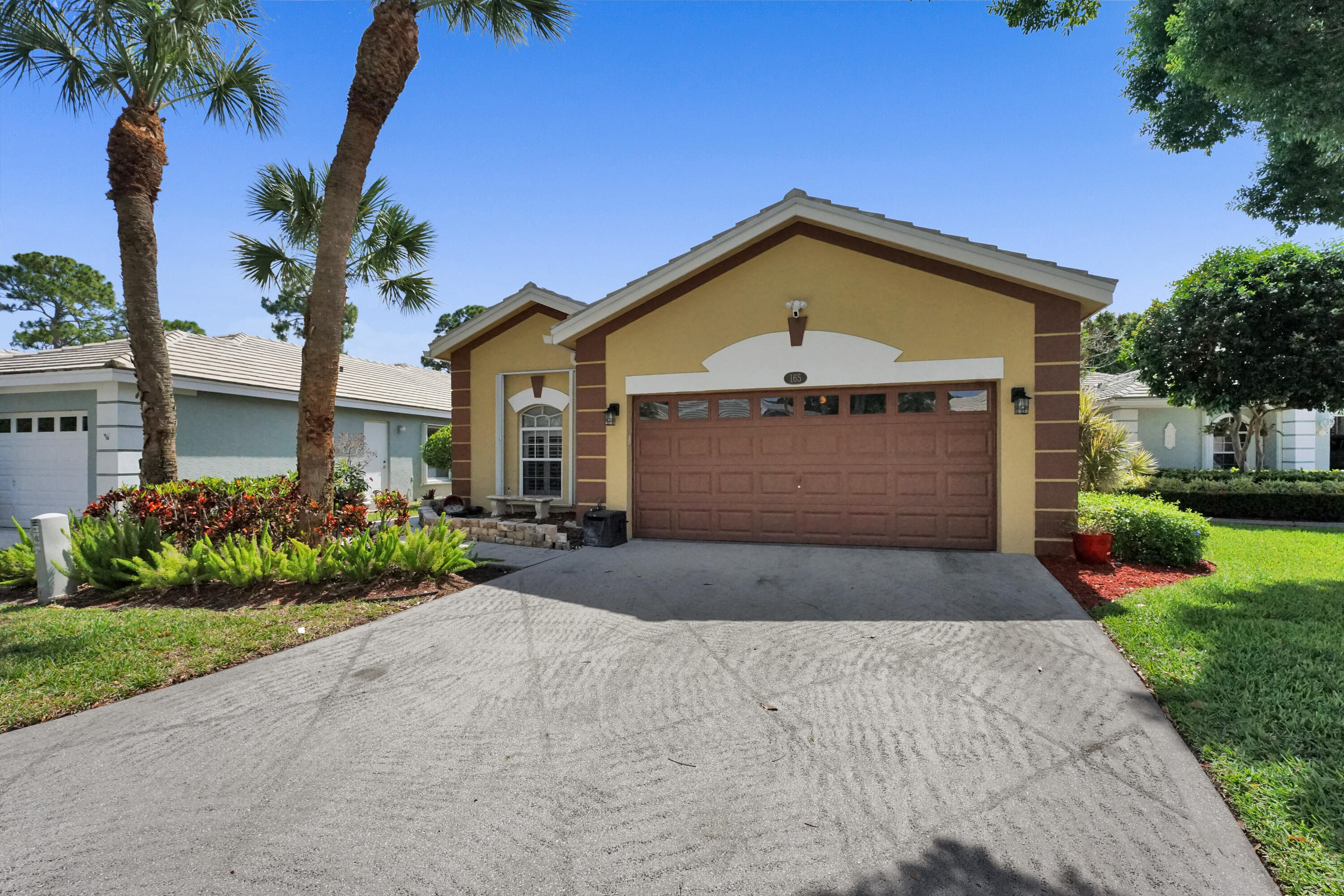 Property Photo: 165 Harbor Lake Circle FL 33413
