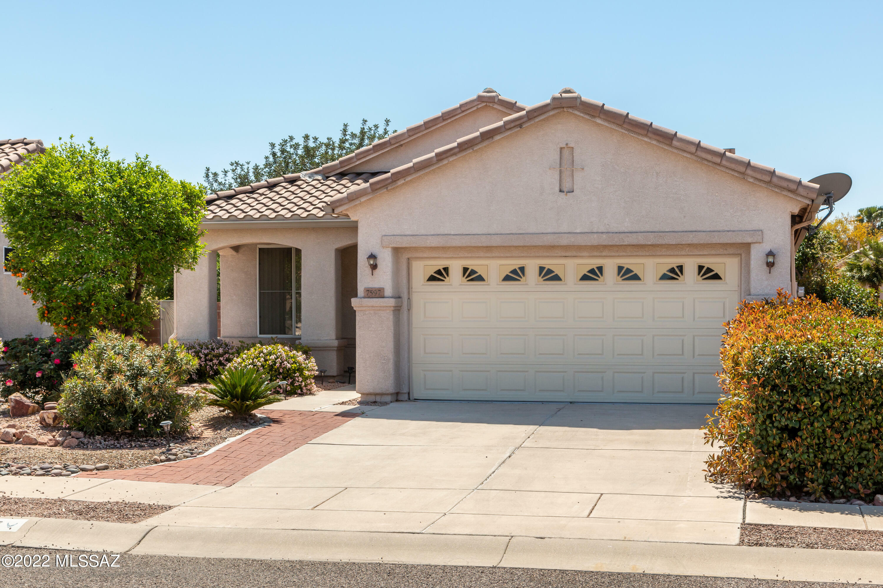 Property Photo:  7597 W Copper Crest Place  AZ 85743 