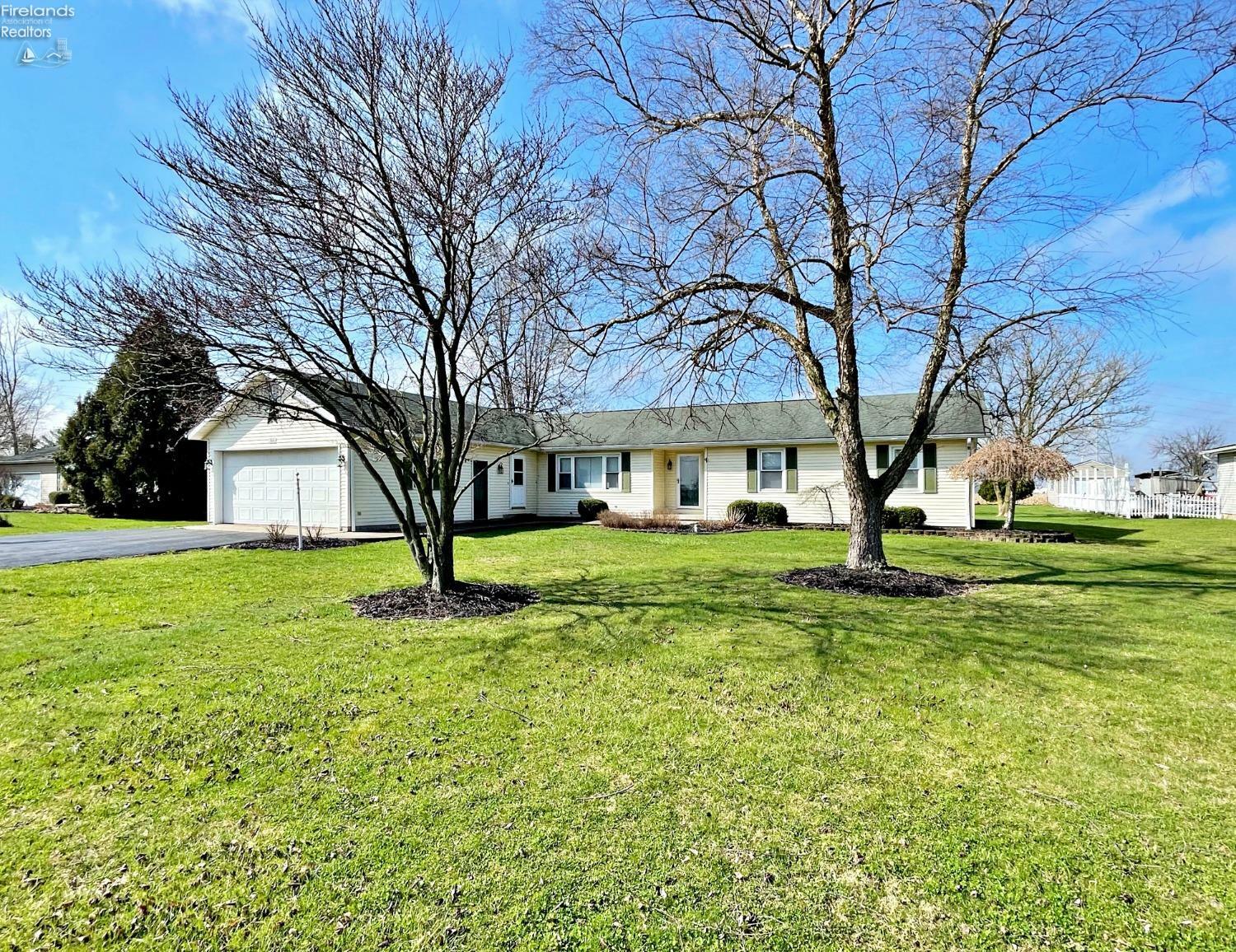 Property Photo:  166 N State Rte 587  OH 44830 