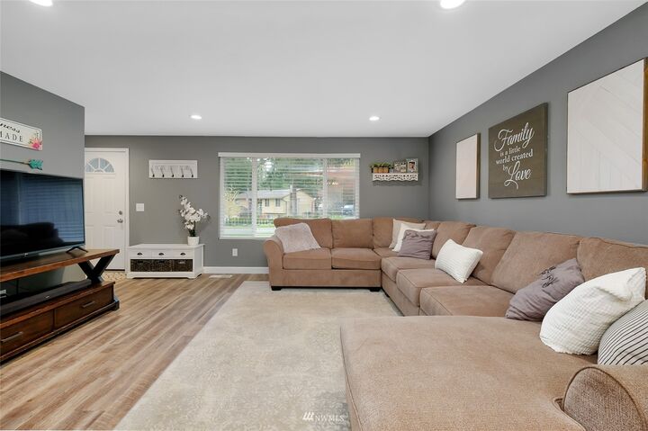 Property Photo: 580 Fairwood Way WA 98311