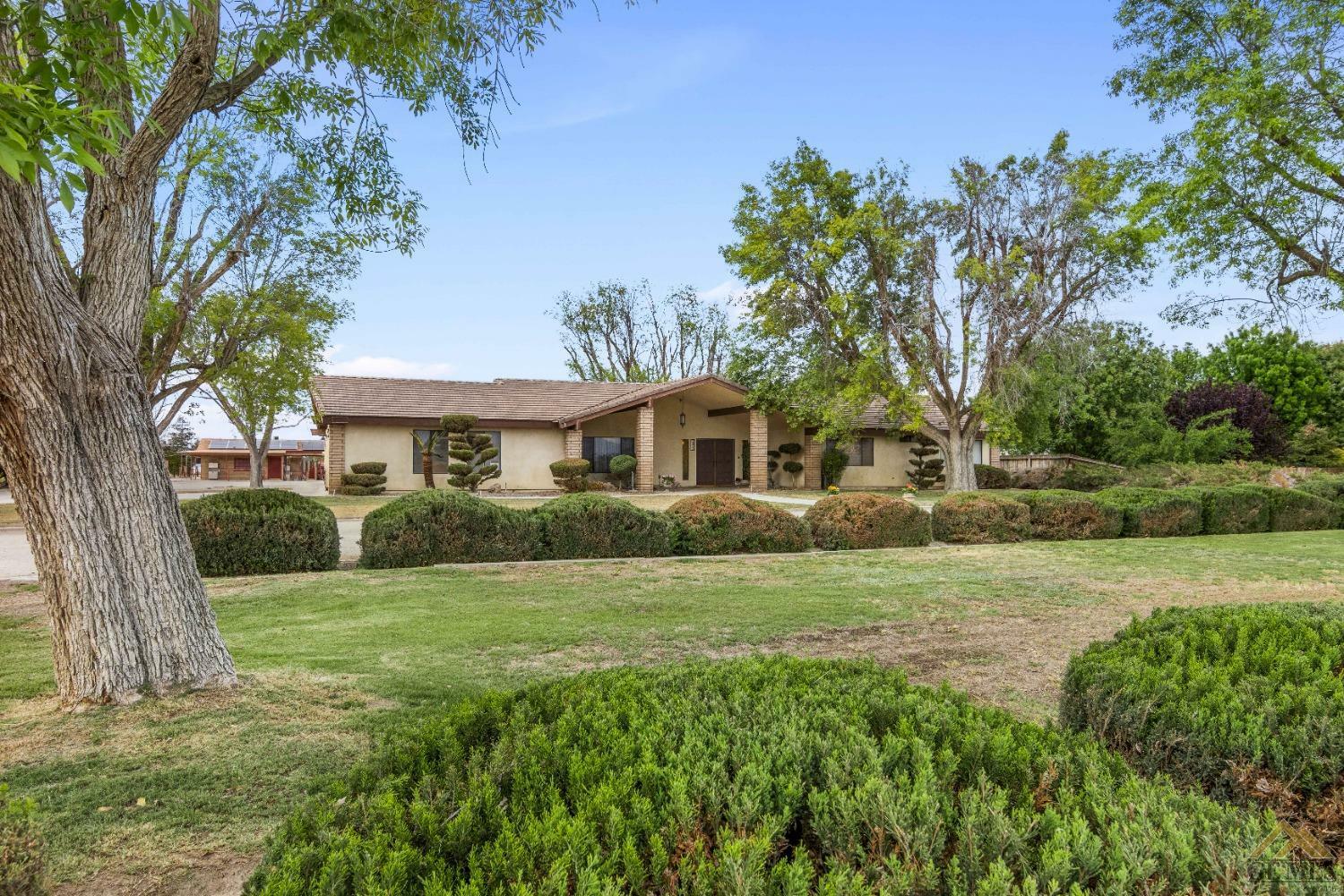 Property Photo:  6800 Shafter Road  CA 93313 