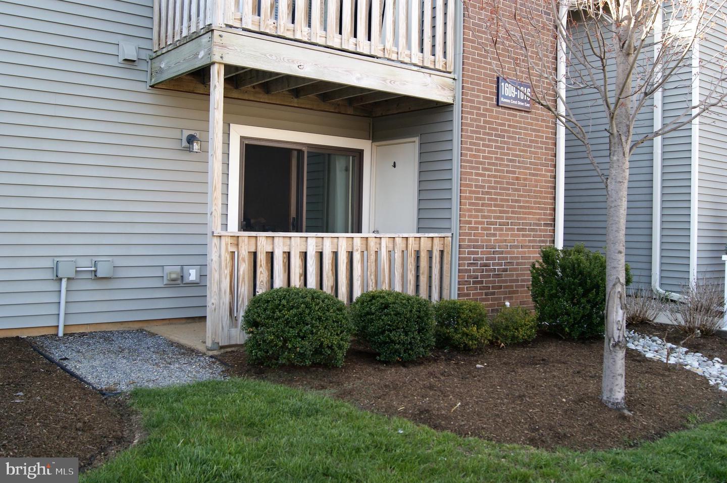 Property Photo: 1609 Ravens Crest Dr E NJ 08536