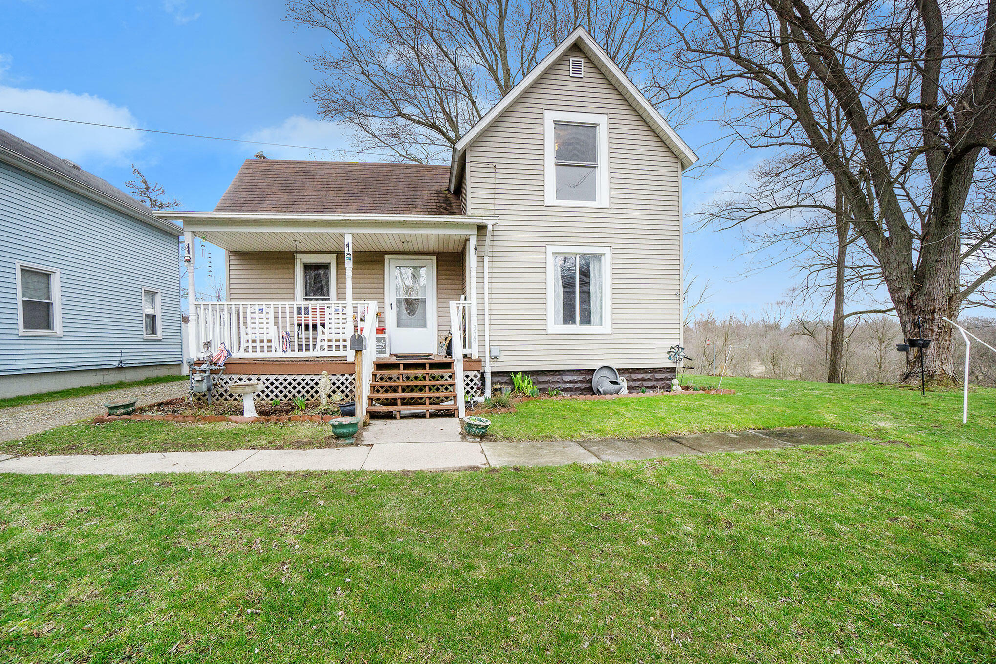 Property Photo:  308 W Armitage Street  MI 49093 