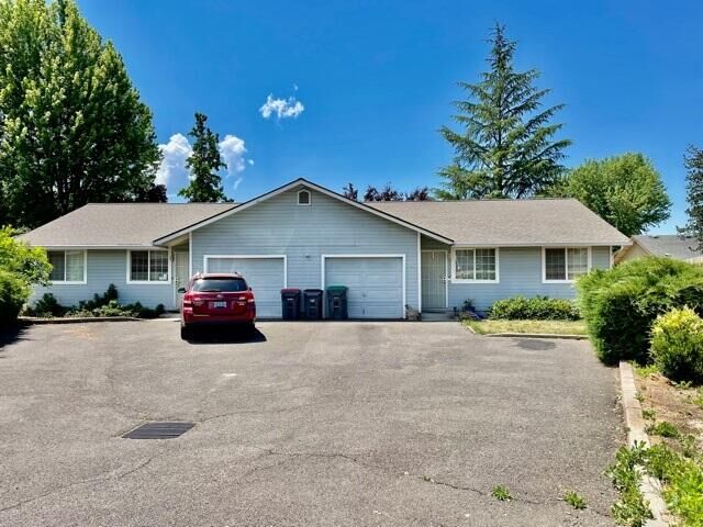Property Photo:  3057-3055 Sheraton Court  OR 97504 