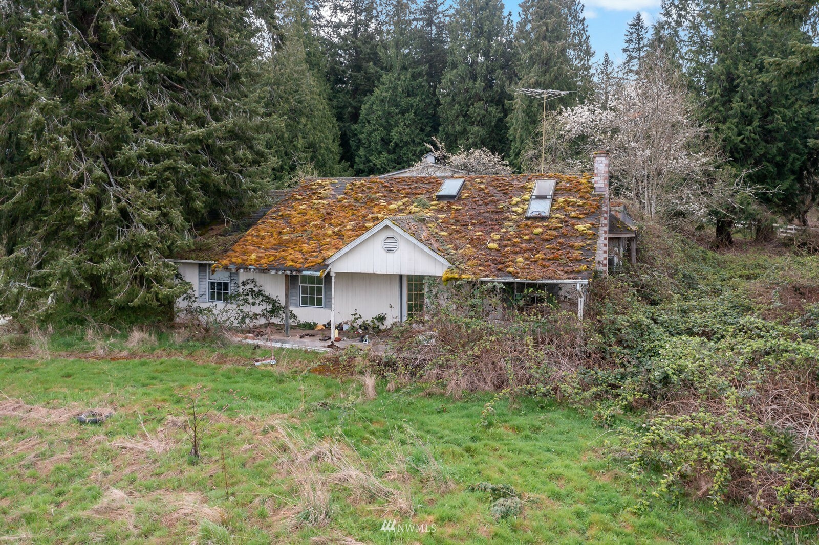 Property Photo:  8625 234th Avenue E  WA 98321 