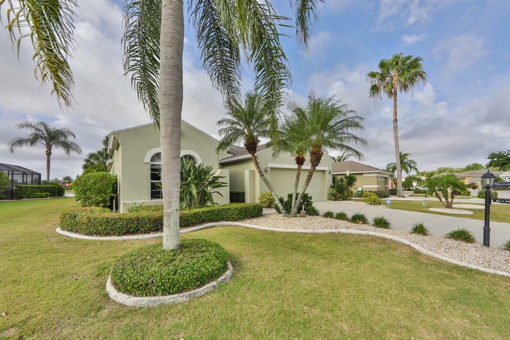 Property Photo:  402 Noble Faire Drive  FL 33573 