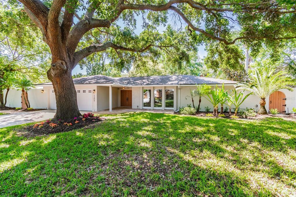 Property Photo:  1206 Magdalene Grove Avenue  FL 33613 