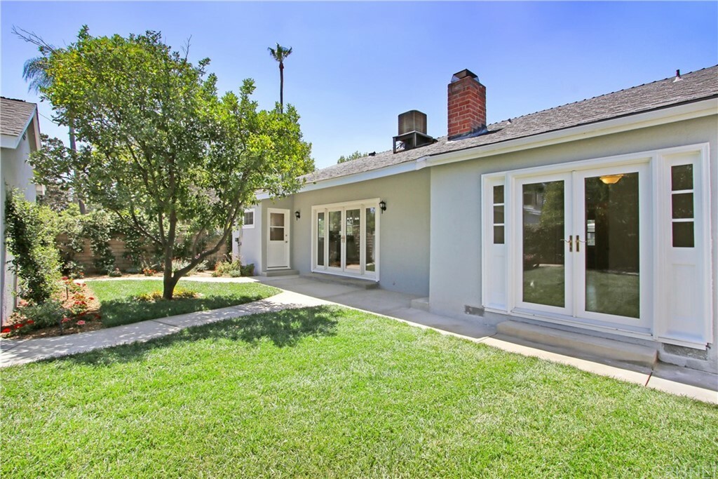 Property Photo: 5800 Aldea Avenue CA 91316