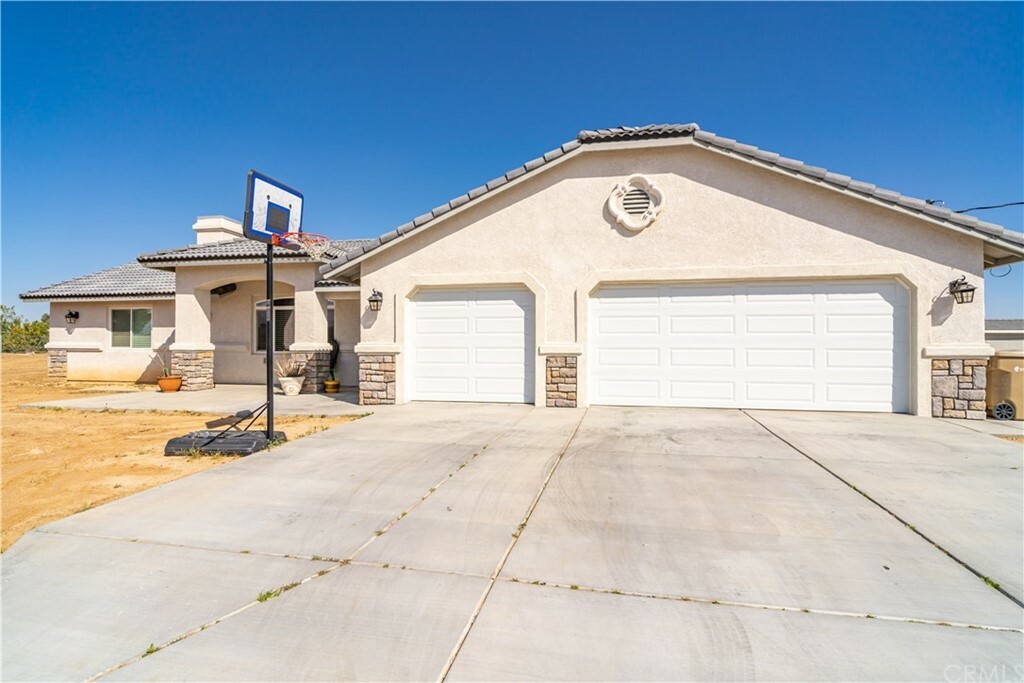 Property Photo: 18128 Mojave Street CA 92345