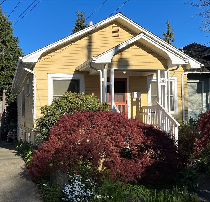 4464 Whitman Avenue N  Seattle WA 98103 photo