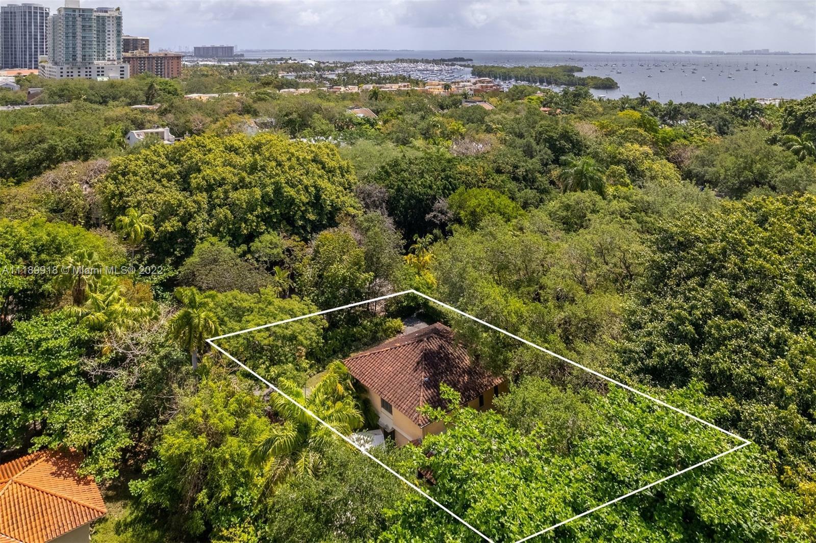 Property Photo: 3170 Munroe Dr FL 33133