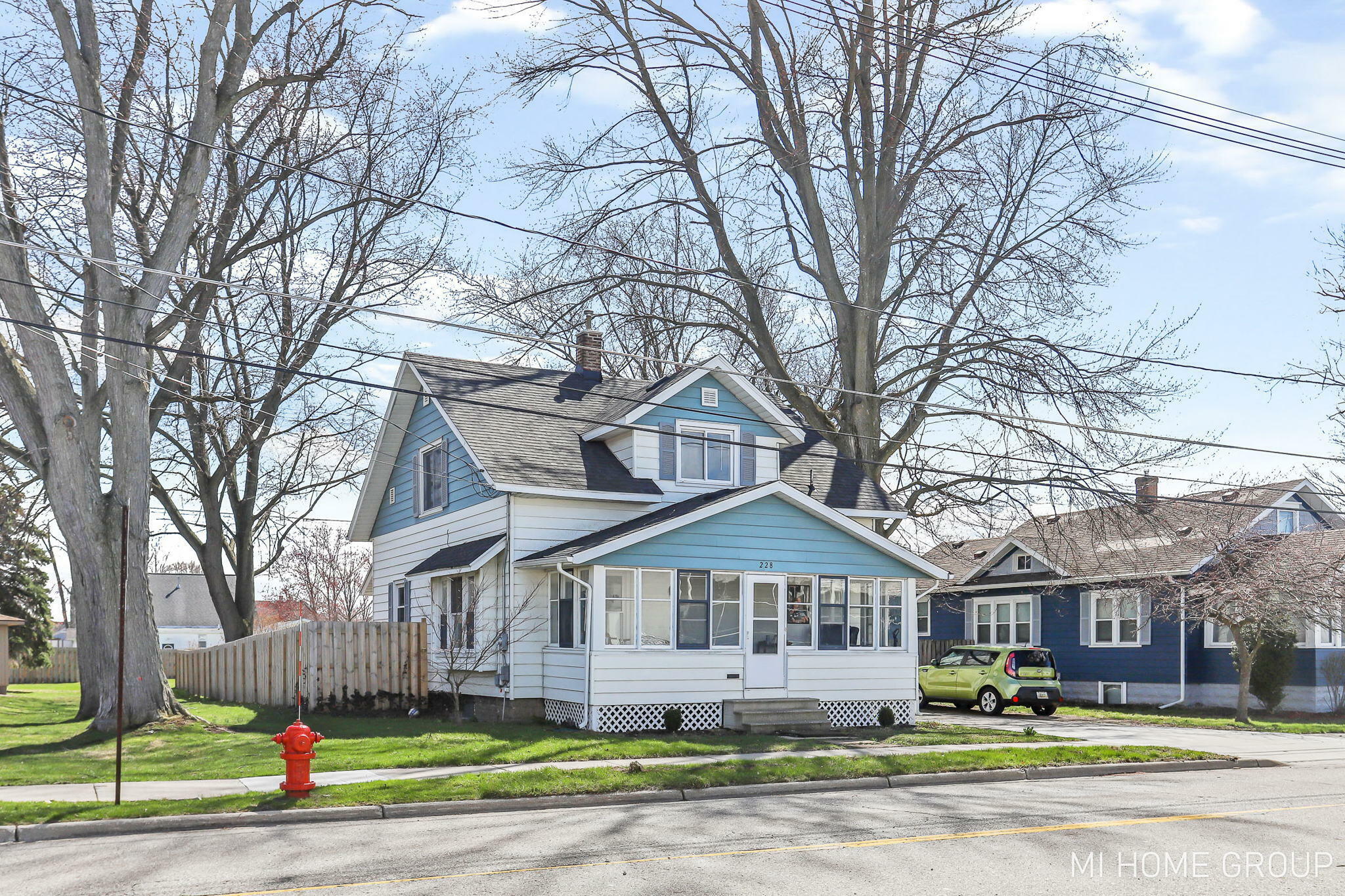 Property Photo: 228 W Washington Avenue MI 49464