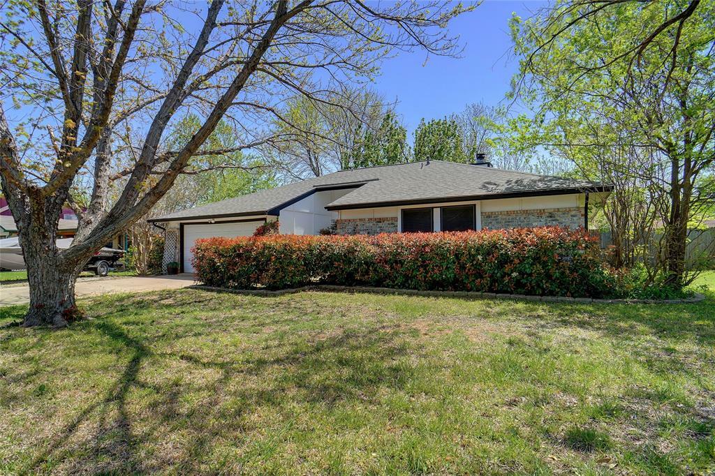 Property Photo:  2601 Silvermeadow Lane  TX 76210 