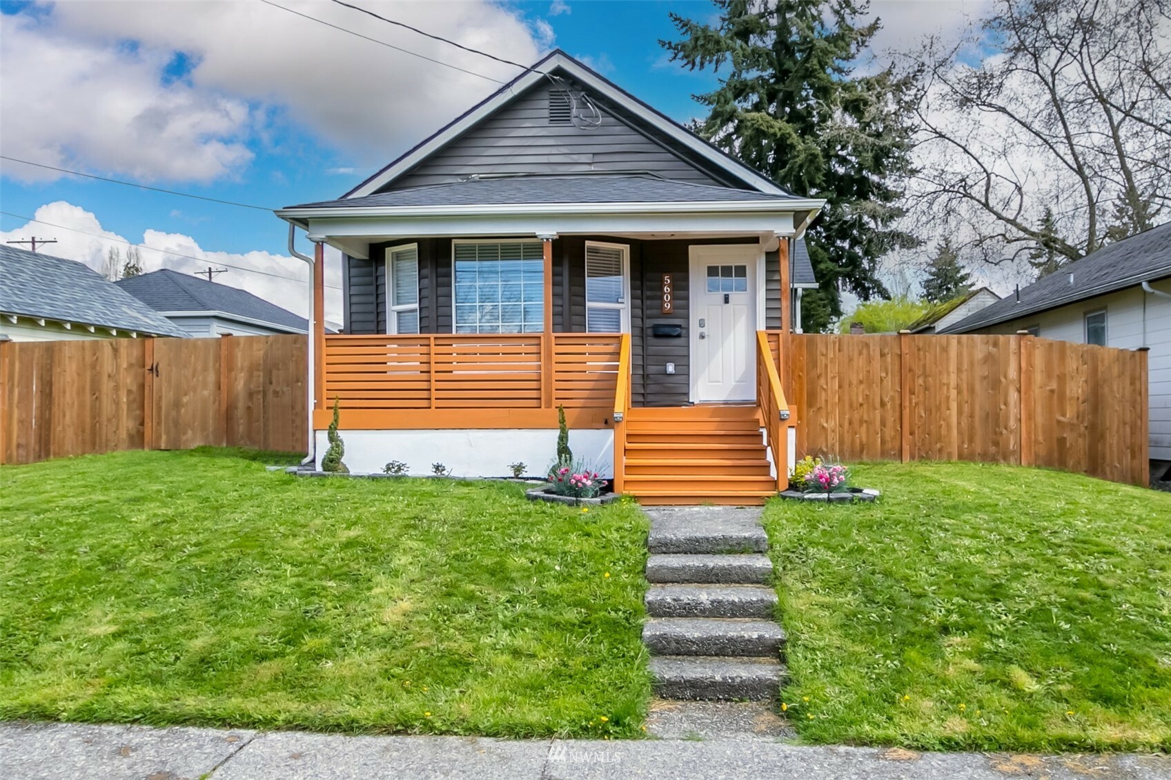 Property Photo:  5609 S L Street  WA 98408 