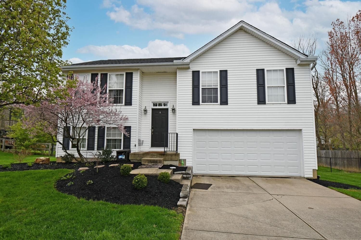 Property Photo:  1421 Breckenridge Way  OH 45102 