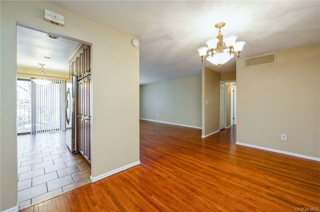 Property Photo:  10 Gateway Road 12N  NY 10703 