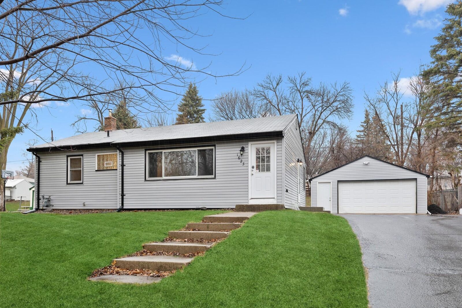 Property Photo:  1623 Gervais Avenue  MN 55109 
