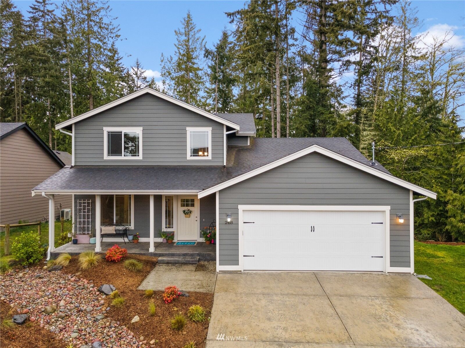 Property Photo:  2418  California Avenue E  WA 98366 